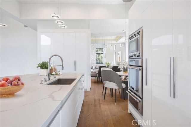 Building Photo - 332 Avenue E