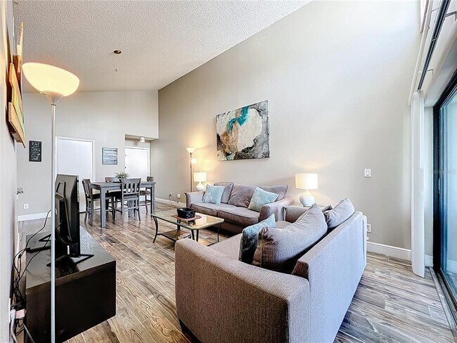 Building Photo - 3944 Atrium Dr