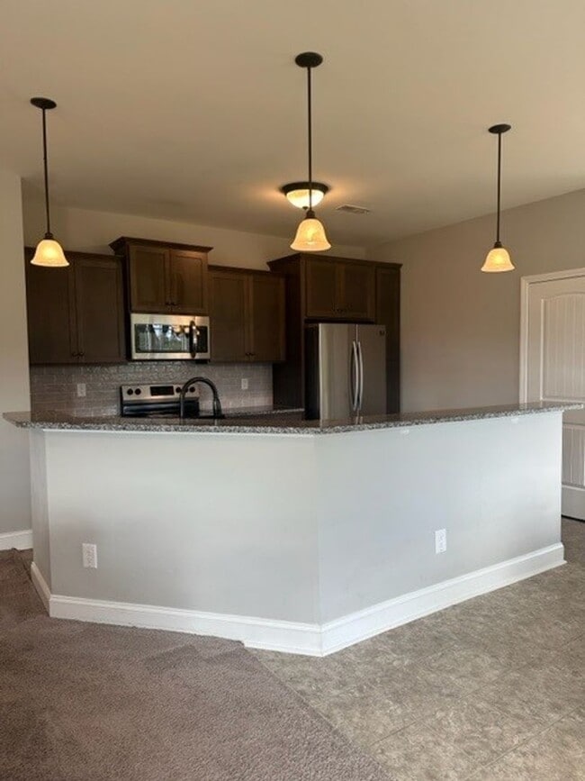 Building Photo - 3 Bed/2 Bath in Willow Pond - 15 minutes to SJAFB!