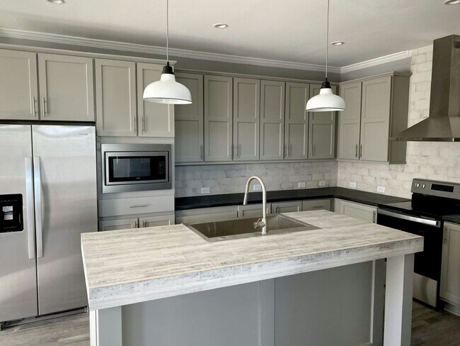 Building Photo - 5892 Mora Pl