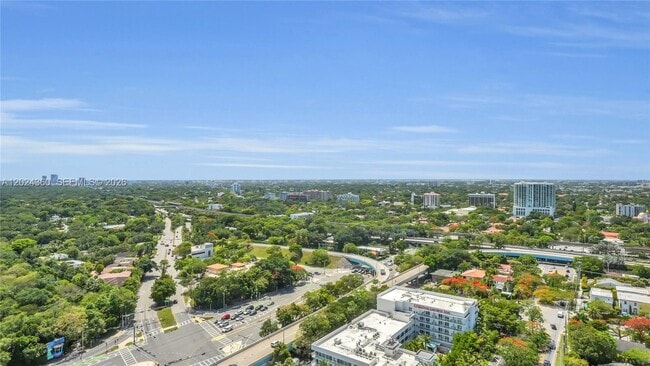 Building Photo - 2475 Brickell Ave