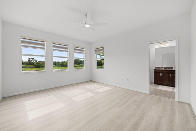 Building Photo - 4440 Longwood Lake Sq