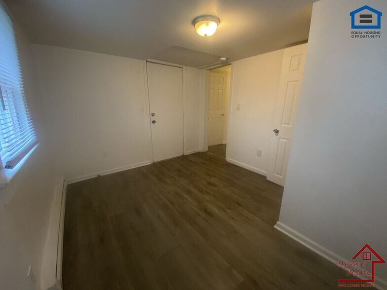 Building Photo - 4324 Grand Ave