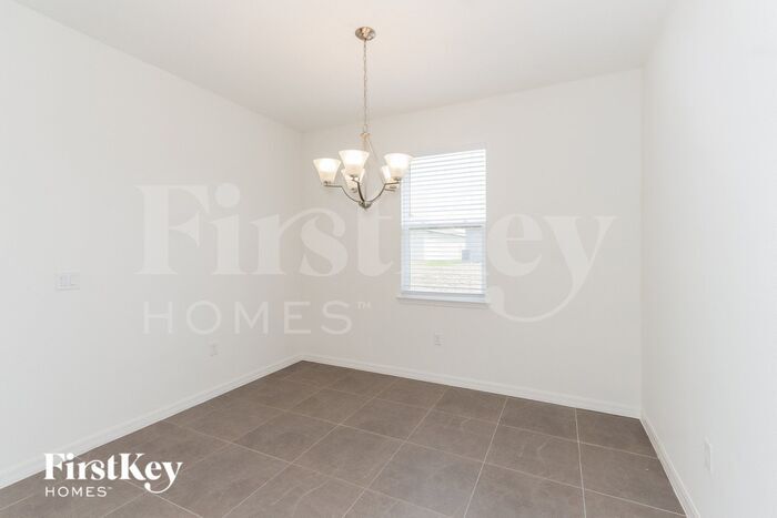 Building Photo - 307 Corbel Ln