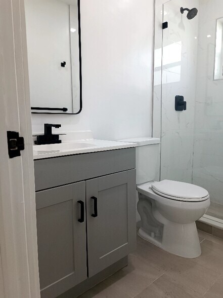 Primary Photo - 2489 SW 27th St