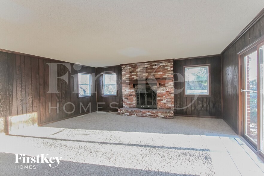 Building Photo - 2543 Fairfax Rd