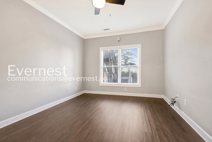 Building Photo - 116 31st Ave N