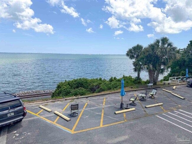 Building Photo - 600 Scenic Hwy