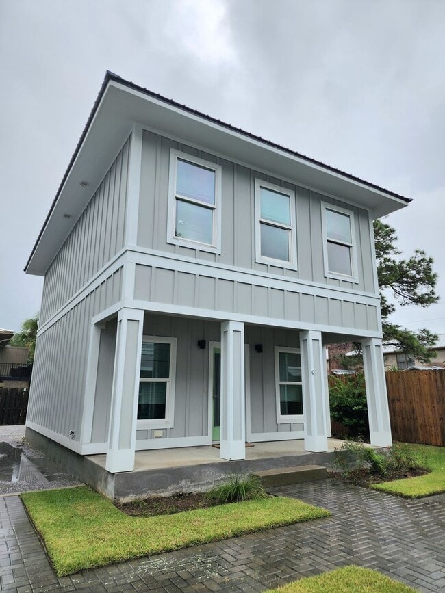 Primary Photo - Gulf Shores 2/2.5 cottage available now