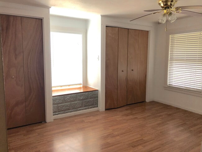 Building Photo - 462 Stringtown Rd