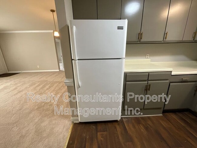 Building Photo - 1006 W Barton St