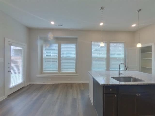 Building Photo - 210 Mansfield Ct