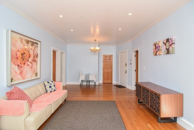 Building Photo - 96 St Paul St