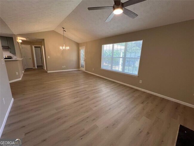 Building Photo - 2717 Lake Park Dr