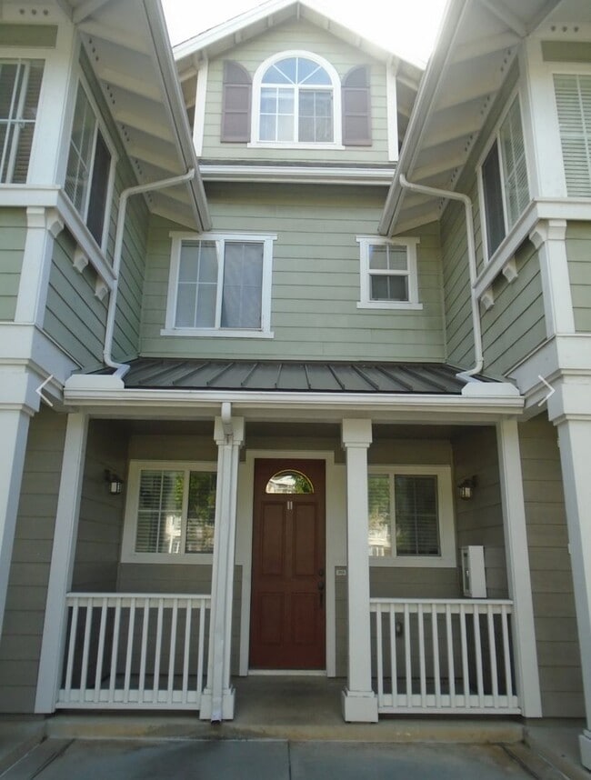 Building Photo - 3 Bedroom 3.5 Bath Covered garage at Nanea...