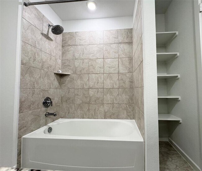 Building Photo - 21746 Heather Elm Dr