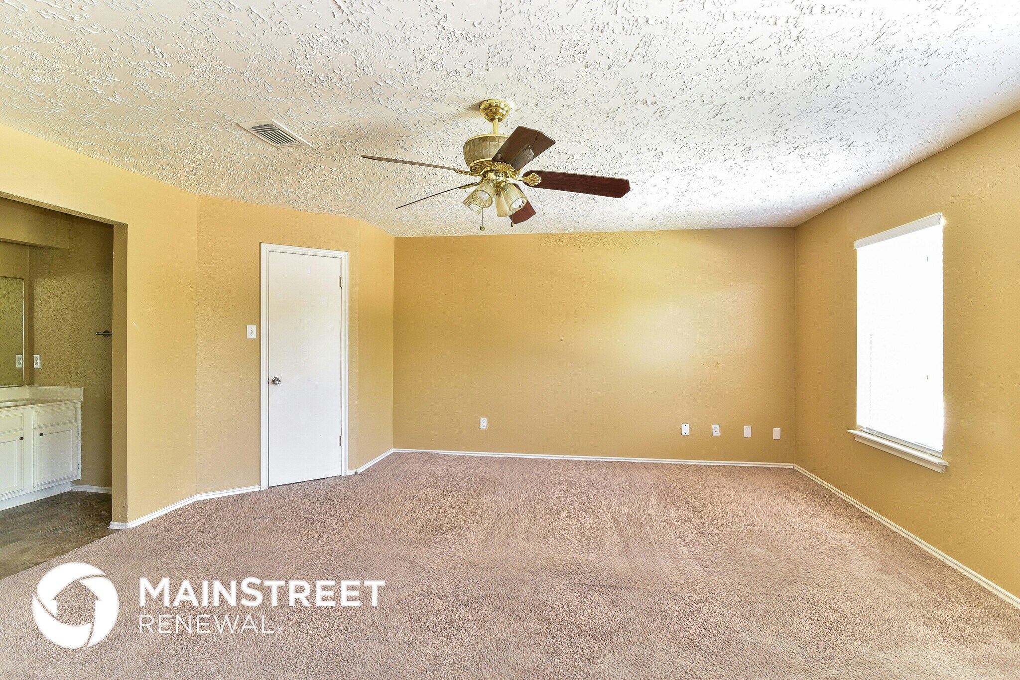 Building Photo - 14815 Oak Pines Dr