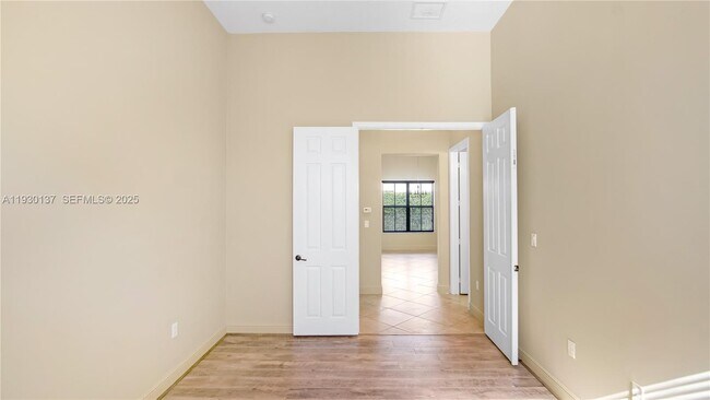 Building Photo - 3712 NW 82nd Dr