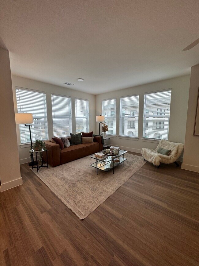Building Photo - 3701 Raven Trl