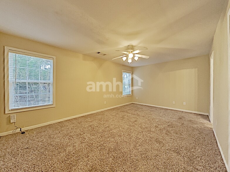 Building Photo - 6483 Grand Hickory Dr