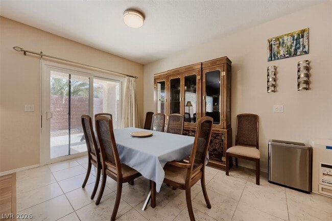 Building Photo - 7536 Chaffinch St