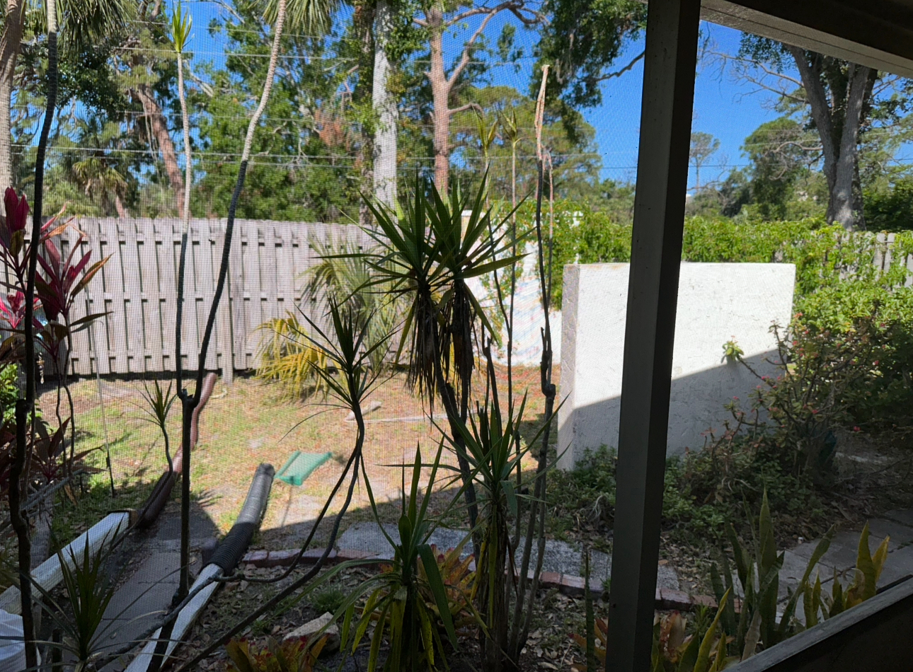 Building Photo - 5310 Royal Palm Ave
