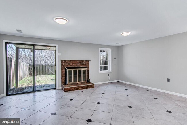 Building Photo - 12109 Stallion Ct