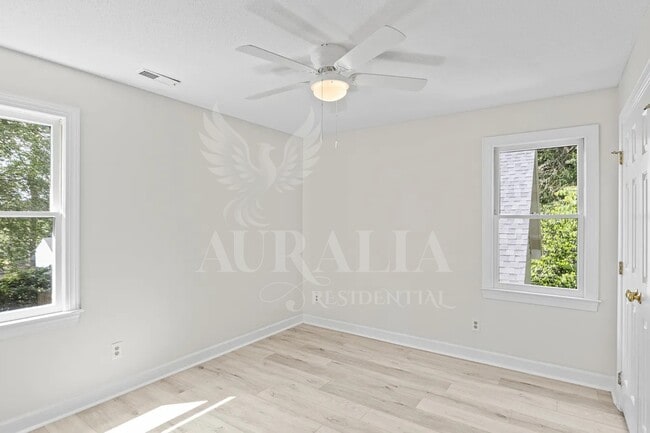 Building Photo - 623 Elmwood Ct