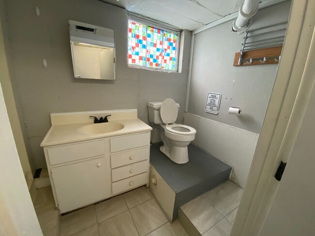 Building Photo - COLLEGE PRE-LEASING