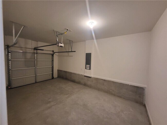 Building Photo - 124 Hazel Dr