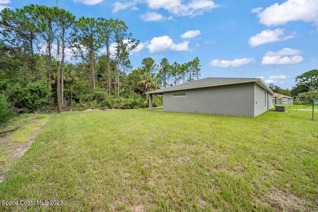 Building Photo - 351 Abello Rd SE