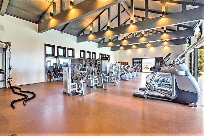 Building Photo - 2 Adelfa St