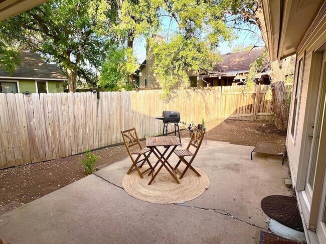 Building Photo - 2503 Howellwood Wy