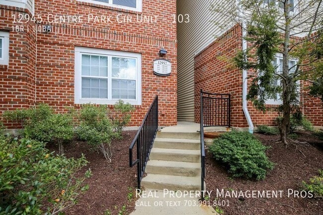 Building Photo - 12945 Centre Park Cir
