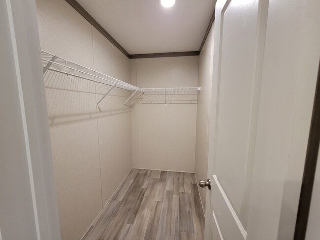 Building Photo - 5080 Cove Ct