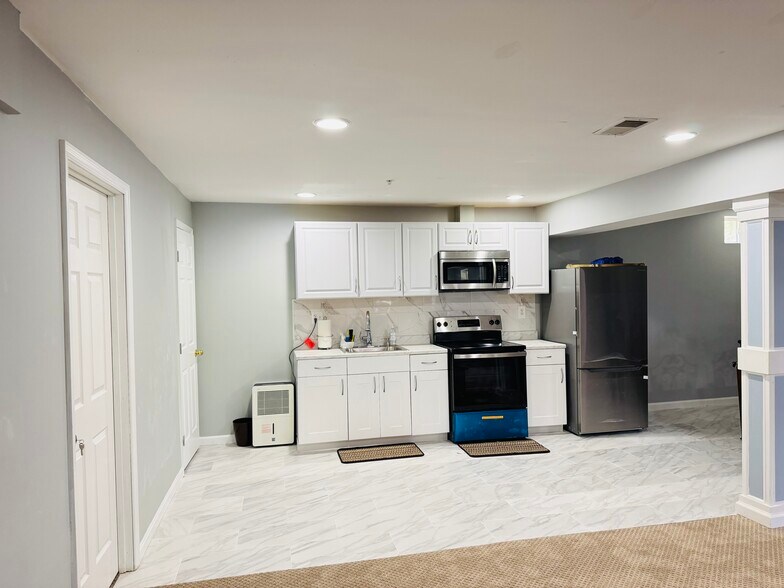 Building Photo - 13104 Bay Hill Dr