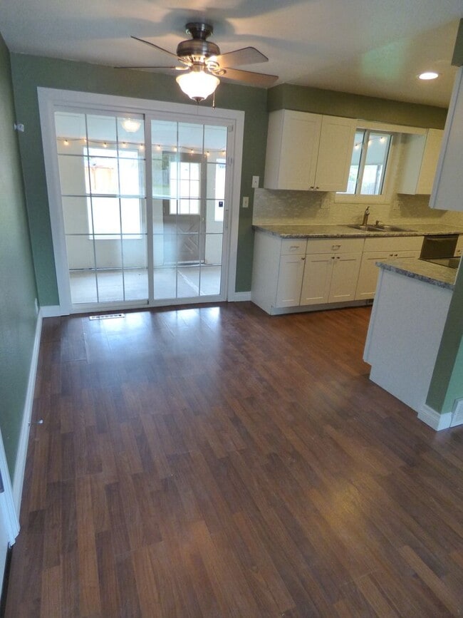 Building Photo - 4 Bedroom home in Loveland