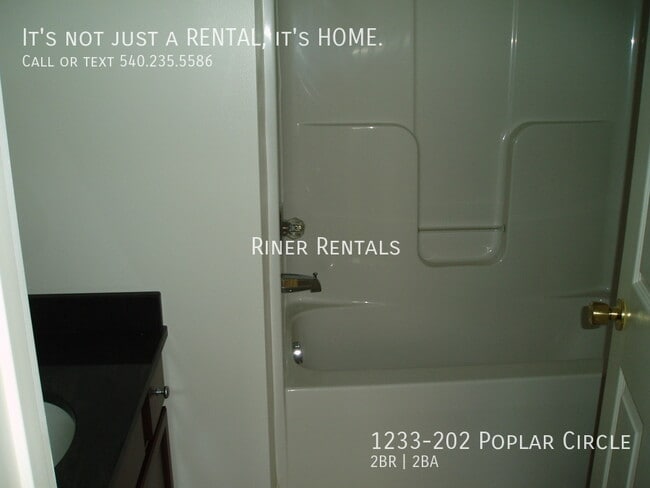 Building Photo - 1233 Poplar Cir