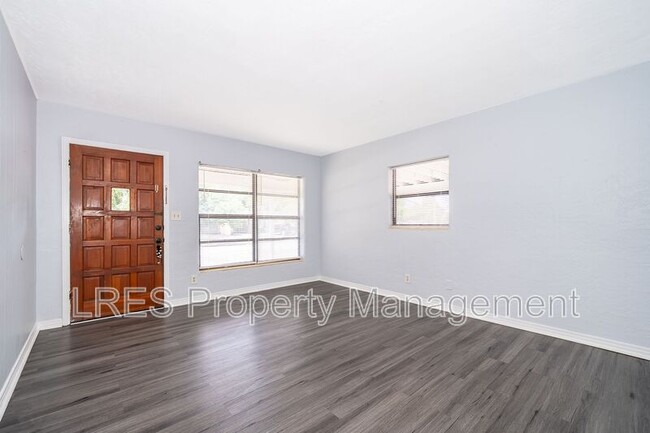 Building Photo - 5601 Andora St