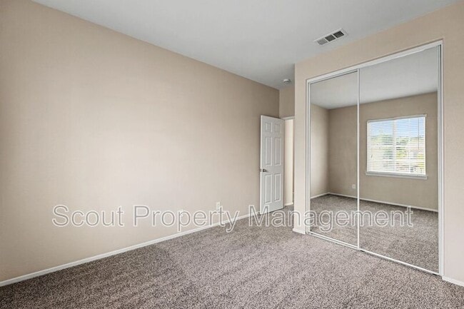 Building Photo - 46201 Jane Pl