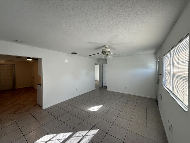 Building Photo - 4715 Weymouth St