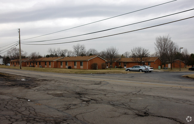 Building Photo - Charles Crest Apartments