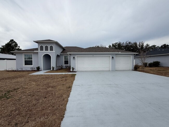 Building Photo - Beautiful 4 bedroom 2 bathroom home