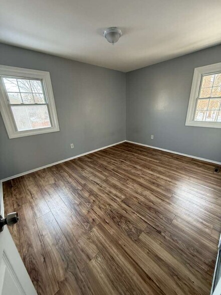 Building Photo - 1439 Charlestown Dr