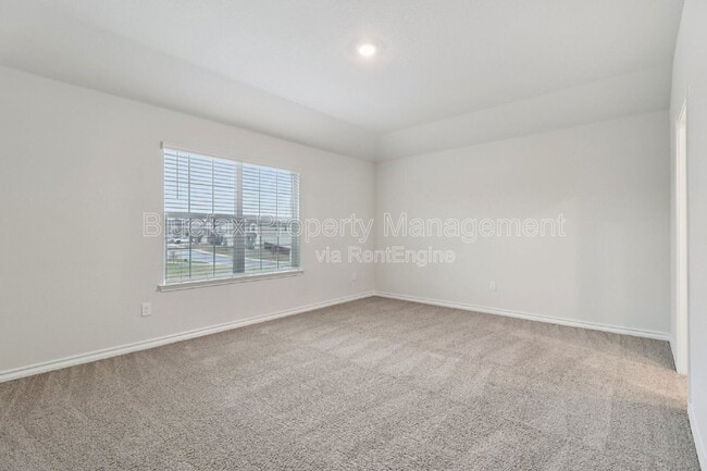 Building Photo - 11319 War Emblem