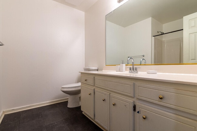 Building Photo - 1051 Waltons Ct