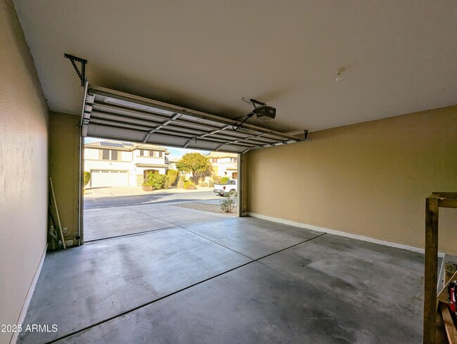 Building Photo - 6455 W Orchid Ln