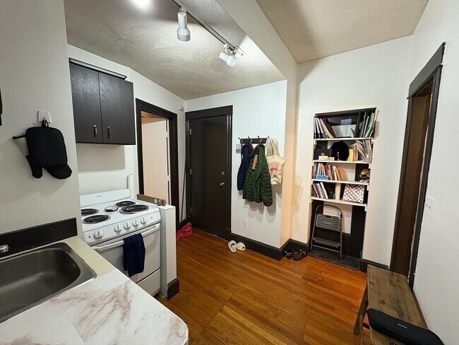 Building Photo - 111 Jersey St