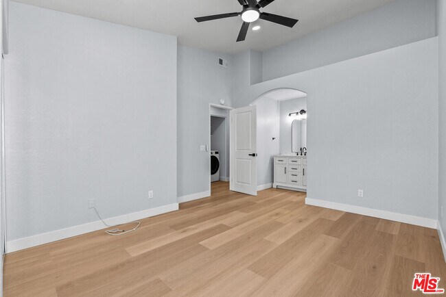 Building Photo - 18812 Vista Del Canon