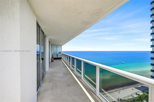 Building Photo - 1830 S Ocean Dr